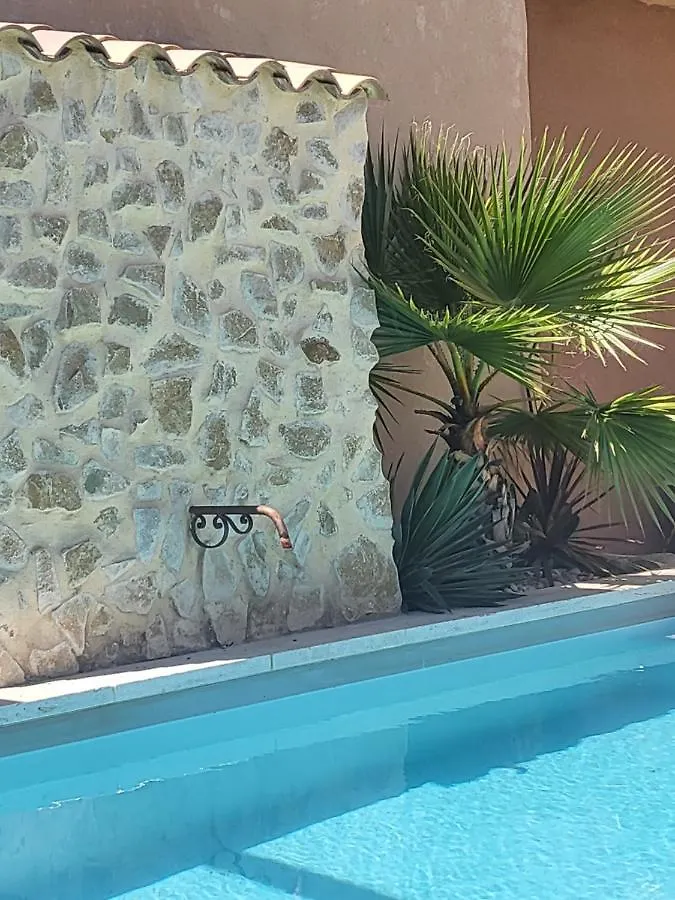 Homestay So Home Saint-Pantaleon-les-Vignes