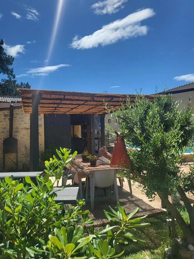 Homestay So Home Saint-Pantaleon-les-Vignes